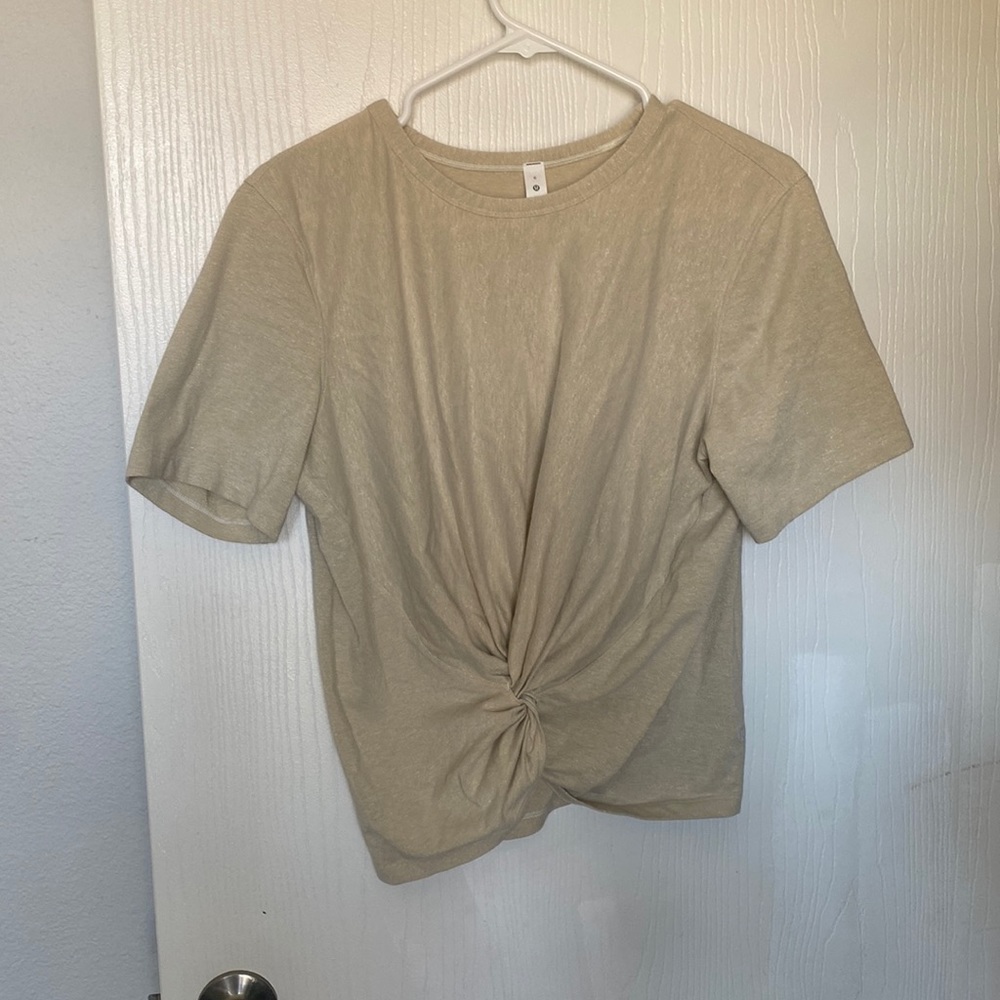 Lululemon Crescent tee Spark 6